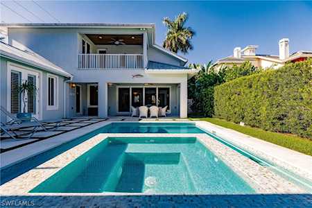 541 S 1St Ave Naples, FL 34102