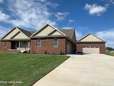 260 Brennan Ct Shepherdsville, KY 40165