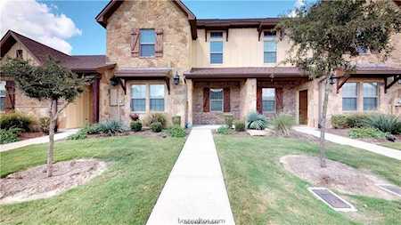 109 Kimber Ln College Station, TX 77845
