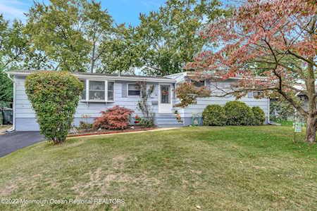 69 Fleetwood Dr Hazlet, NJ 07730