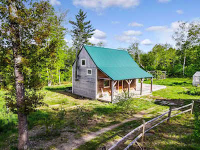 26 Peaceful Valley Ln Montville, ME 04941