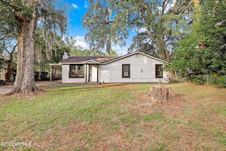 2825 Carleon RD Jacksonville, FL 32218