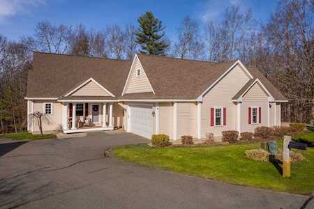 8 Edendale Ln Durham, NH 03824