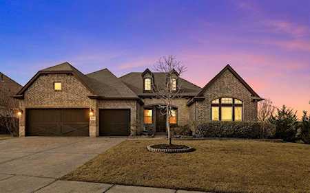 1019 Glen Garden Drive Roanoke, TX 76262
