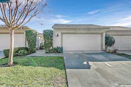 692 Silver Lake Dr Danville, CA 94526