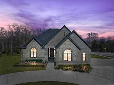 60710 Forest Creek Washington Twp, MI 48094