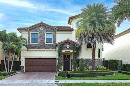 8790 NW 98th Ct Doral, FL 33178