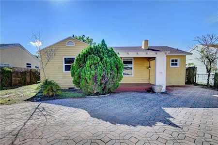 516 Puritan Rd West Palm Beach, FL 33405