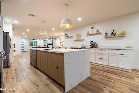 2539 E Roma Avenue Phoenix, AZ 85016