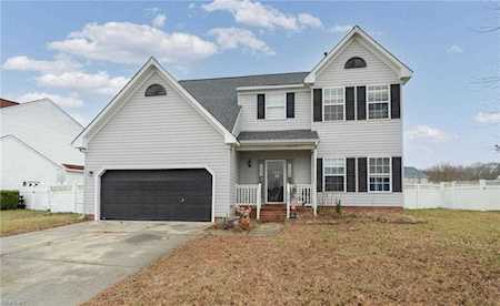 312 Big Pond Ln Chesapeake, VA 23323