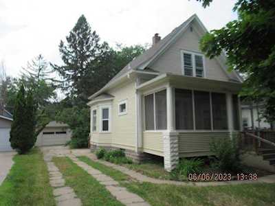 1067 Como Place Saint Paul, MN 55103