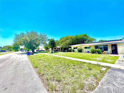 541 W Dayton Cir Fort Lauderdale, FL 33312
