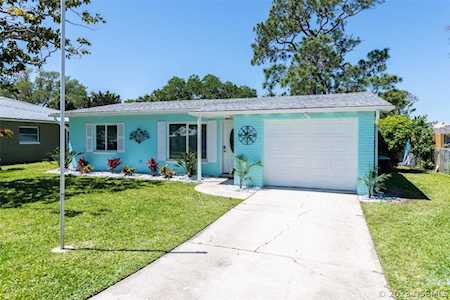 632 Goodwin Ave New Smyrna Beach, FL 32169