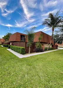 4045 Wimbledon Dr Cooper City, FL 33026
