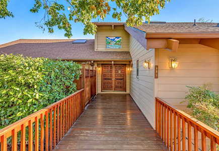 598 Thornton Way Ashland, OR 97520