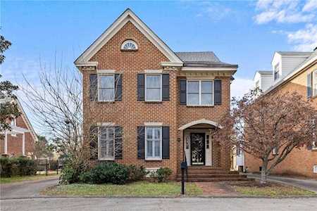 607 E Mowbray Ct Norfolk, VA 23507
