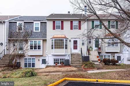 4048 Spring Run Ct Chantilly, VA 20151