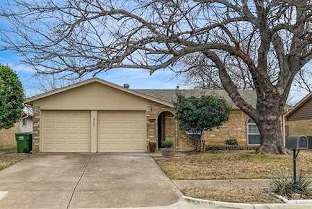 6720 Summit Ridge Drive Watauga, TX 76148
