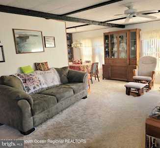 33 Raccoon Avenue Whiting, NJ 08759