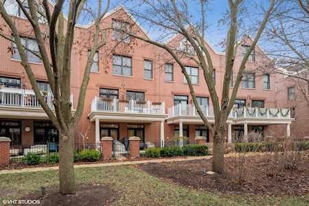 1804 Admiral Ct Glenview, IL 60026