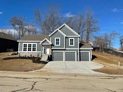 11208 Cernech Rd Kansas City, KS 66109