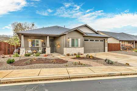 212 White Oak Way Shady Cove, OR 97539