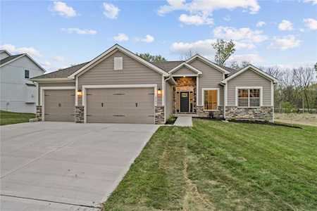 2131 Crooked Creek Dr Kearney, MO 64060