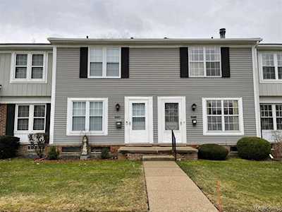 36708 Park Place Sterling Heights, MI 48310