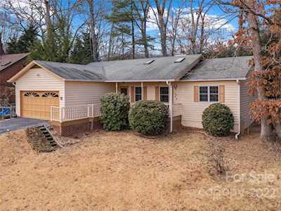 12 Oakwood Rd Candler, NC 28715