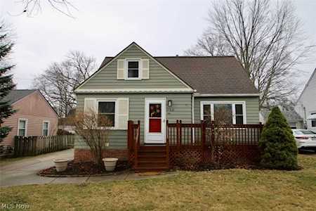 27863 Aberdeen Rd Bay Village, OH 44140