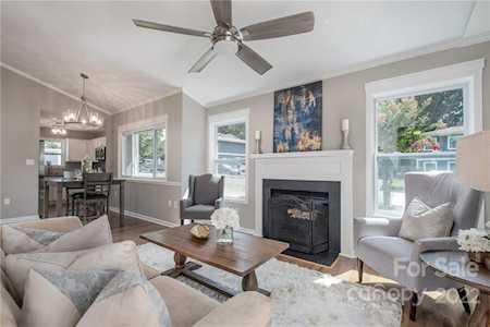 7613 Woods Ln Cornelius, NC 28031