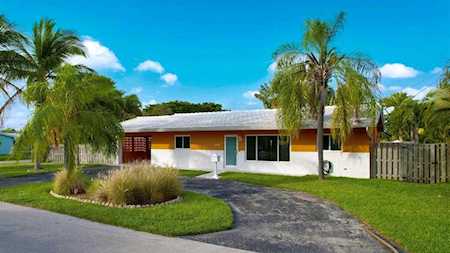 2231 NE 38th Street Lighthouse Point, FL 33064