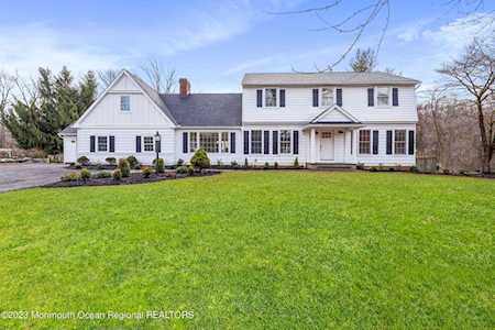 17 Crawford Rd Middletown, NJ 07748