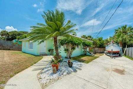 105 Rosalyn Avenue Daytona Beach, FL 32118