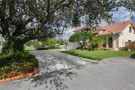2995 E Budd Dr Cooper City, FL 33026