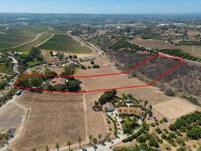 835 Grove View Road Oceanside, CA 92057