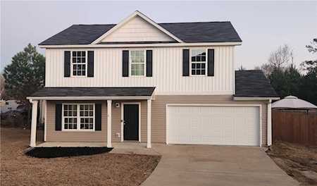302 Irish Ct Phenix City, AL 36869