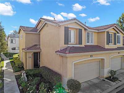 22608 Crown Point Ct Saugus, CA 91350
