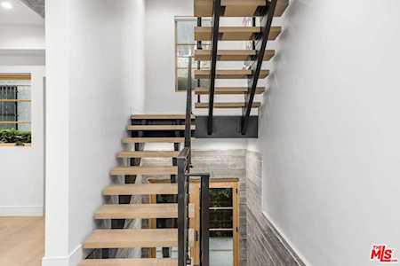 1033 1/2 N Vista St West Hollywood, CA 90046