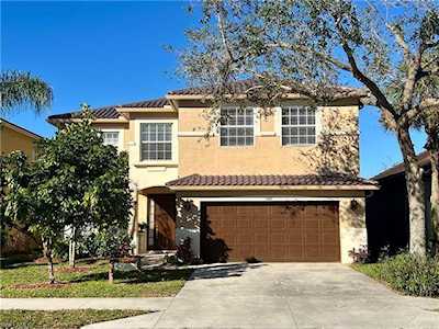 8401 Laurel Lakes Blvd Naples, FL 34119