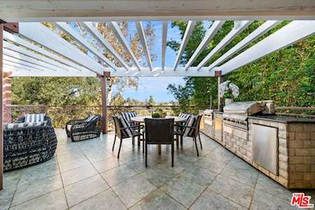 638 Swarthmore Ave Pacific Palisades, CA 90272
