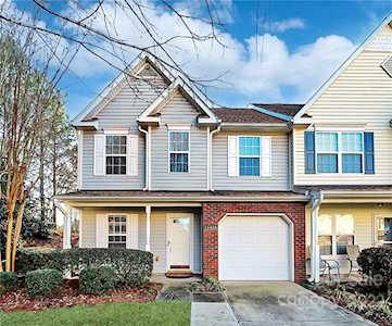 11424 Glaetzer Ln Charlotte, NC 28270