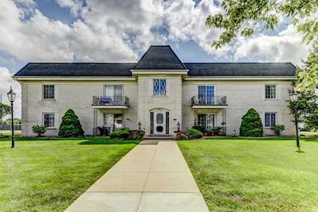 940 Camellia Dr #2 Munster, IN 46321