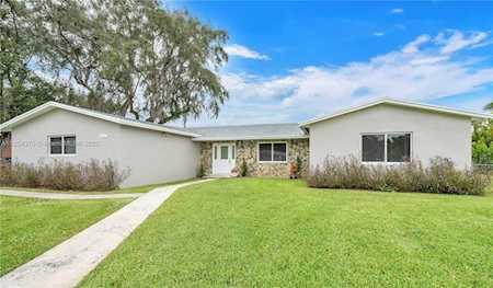 8105 SW 106th St Miami, FL 33156