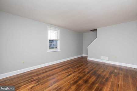 7 Dixie Dr Penns Grove, NJ 08069
