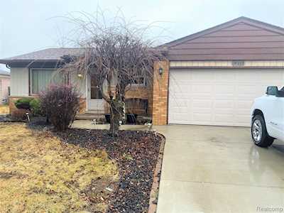 14917 Arcola St Livonia, MI 48154