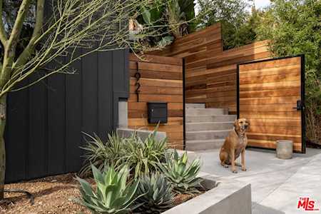 1919 Pinehurst Rd Los Angeles, CA 90068