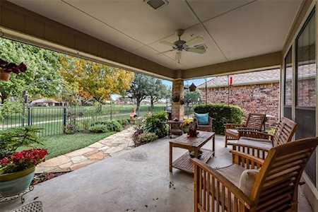 2826 Laurel Oaks Drive Garland, TX 75044