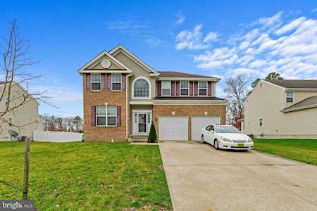 18 Westbury Dr Berlin, NJ 08009