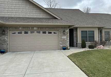4070 Naples Dr Columbus, IN 47203
